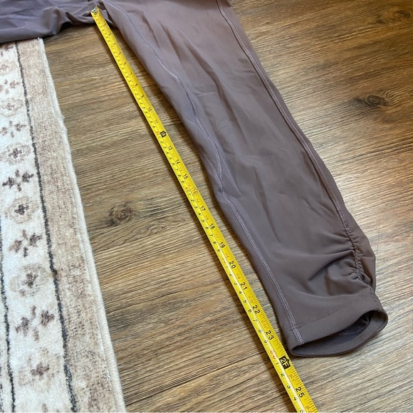 lululemon athletica Women's Leggings Ruched Petal-Hem - Picture 8 of 9